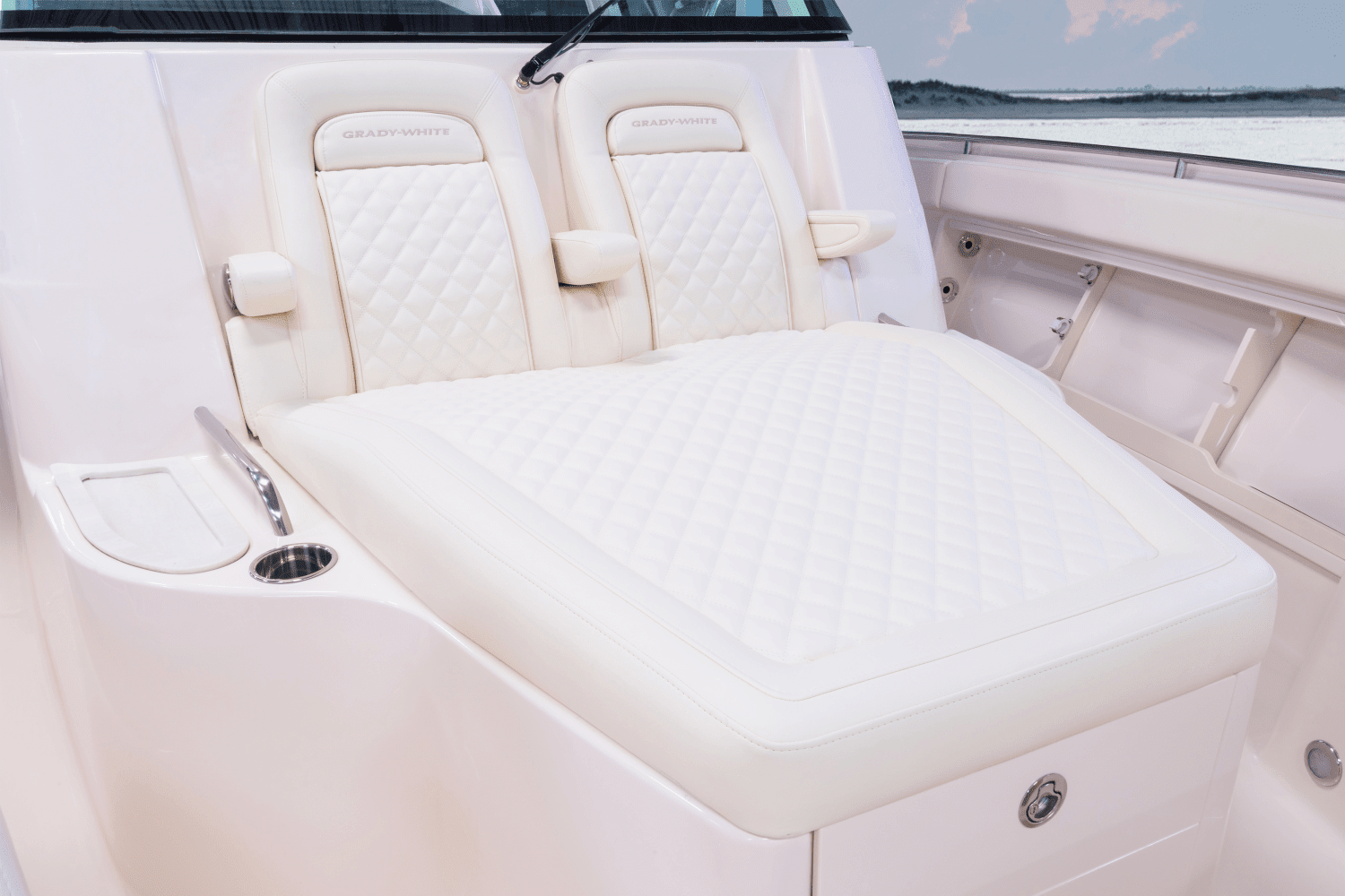 2026 Grady-White Canyon 386 Image Thumbnail #9