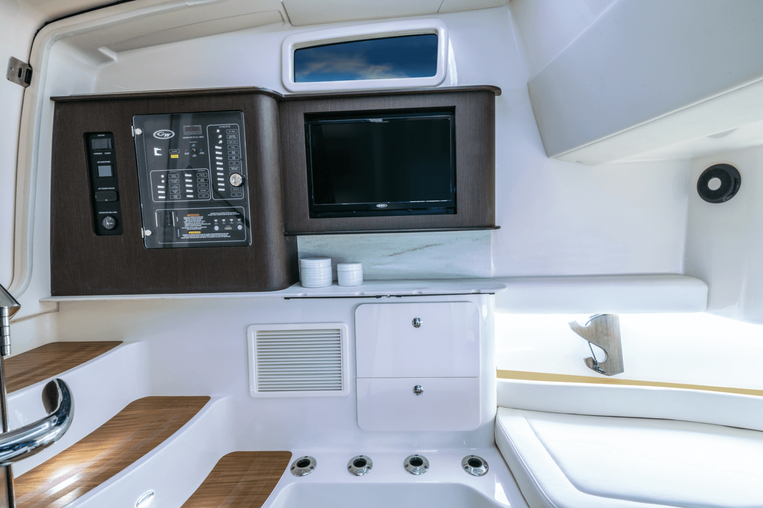 2026 Grady-White Canyon 386 Image Thumbnail #13