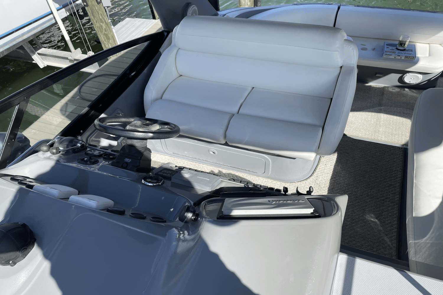 2005 Cruisers Yachts 370 EXPRESS Image Thumbnail #28