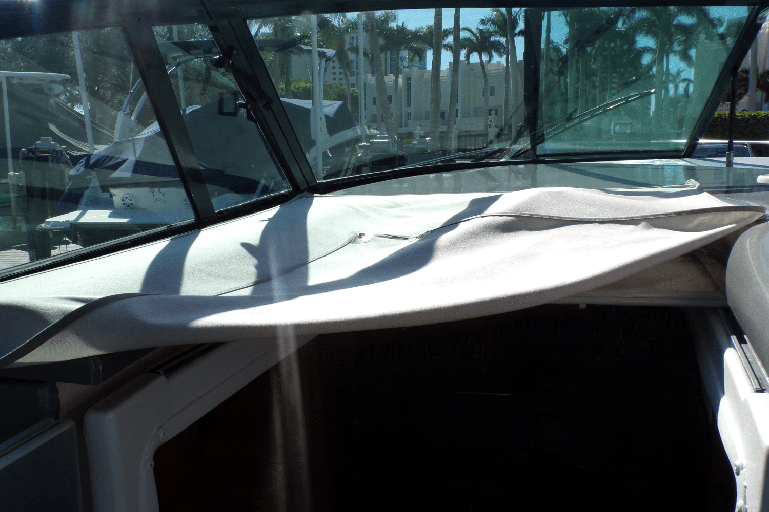 2005 Cruisers Yachts 370 EXPRESS Image Thumbnail #51
