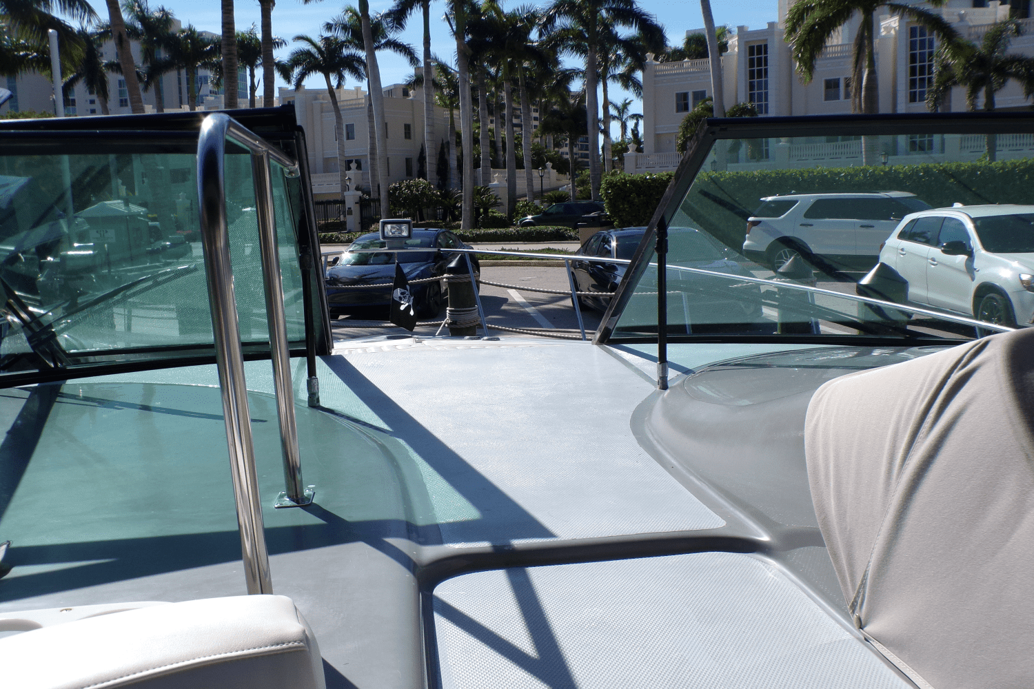 2005 Cruisers Yachts 370 EXPRESS Image Thumbnail #37