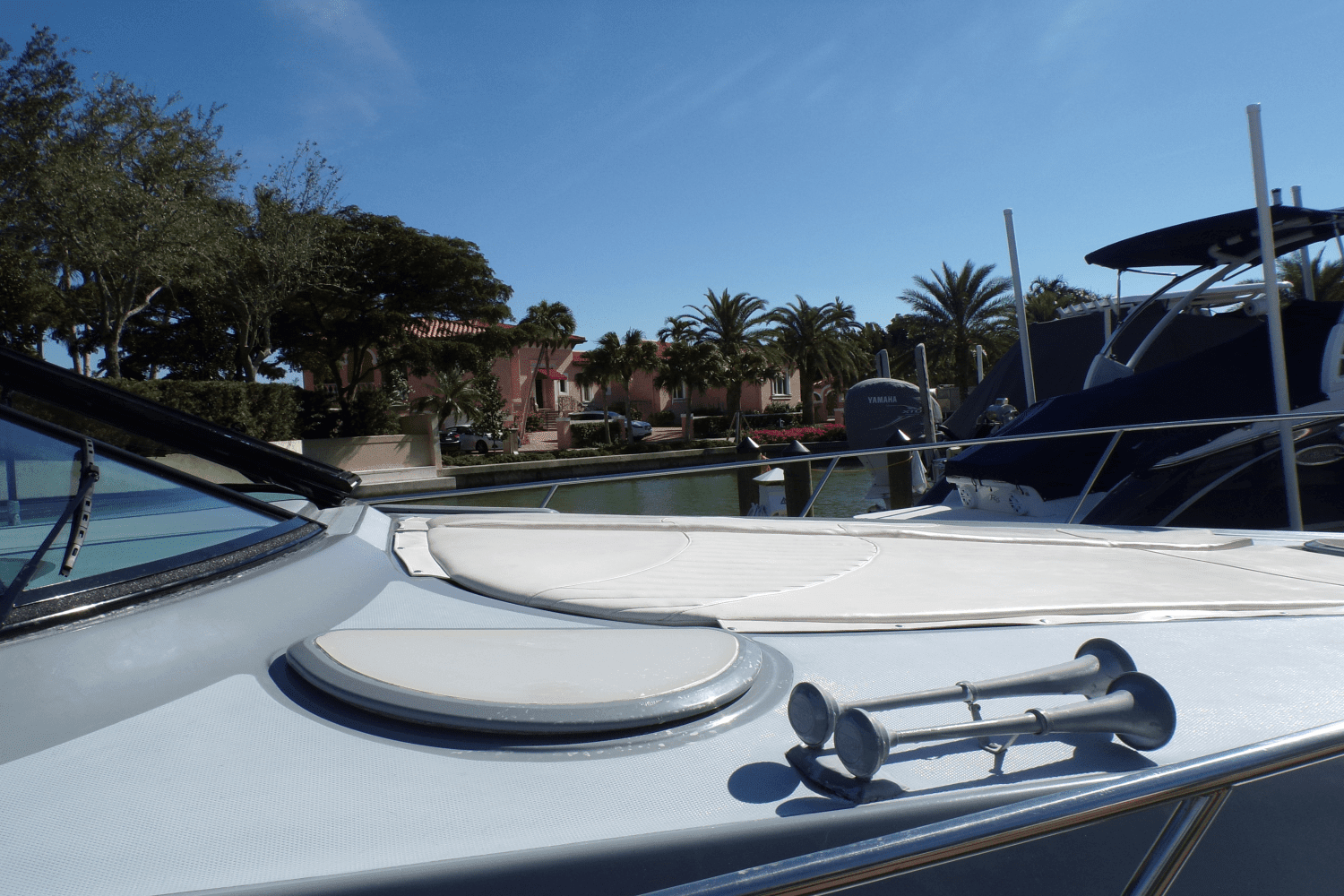 2005 Cruisers Yachts 370 EXPRESS Image Thumbnail #42