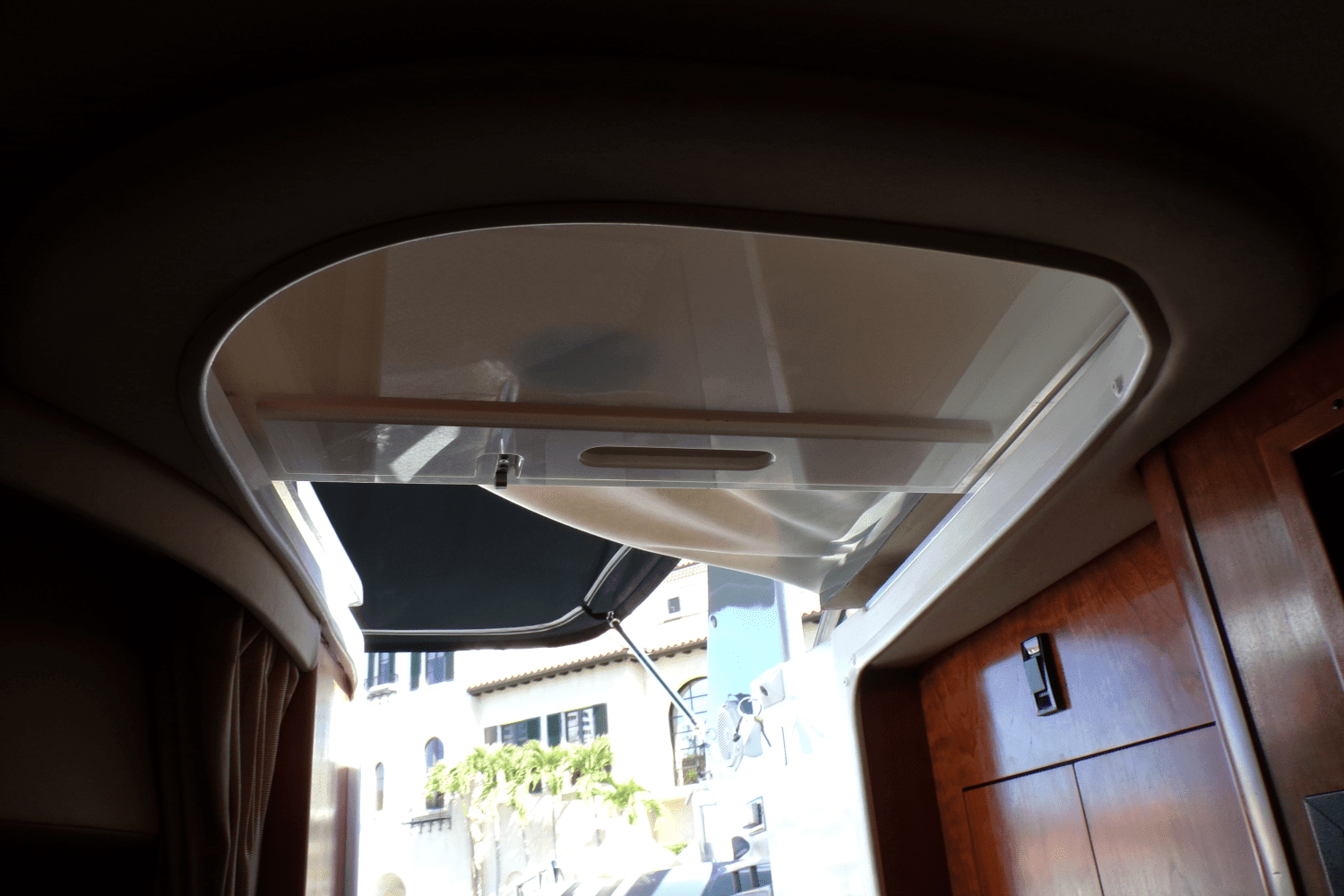 2005 Cruisers Yachts 370 EXPRESS Image Thumbnail #48