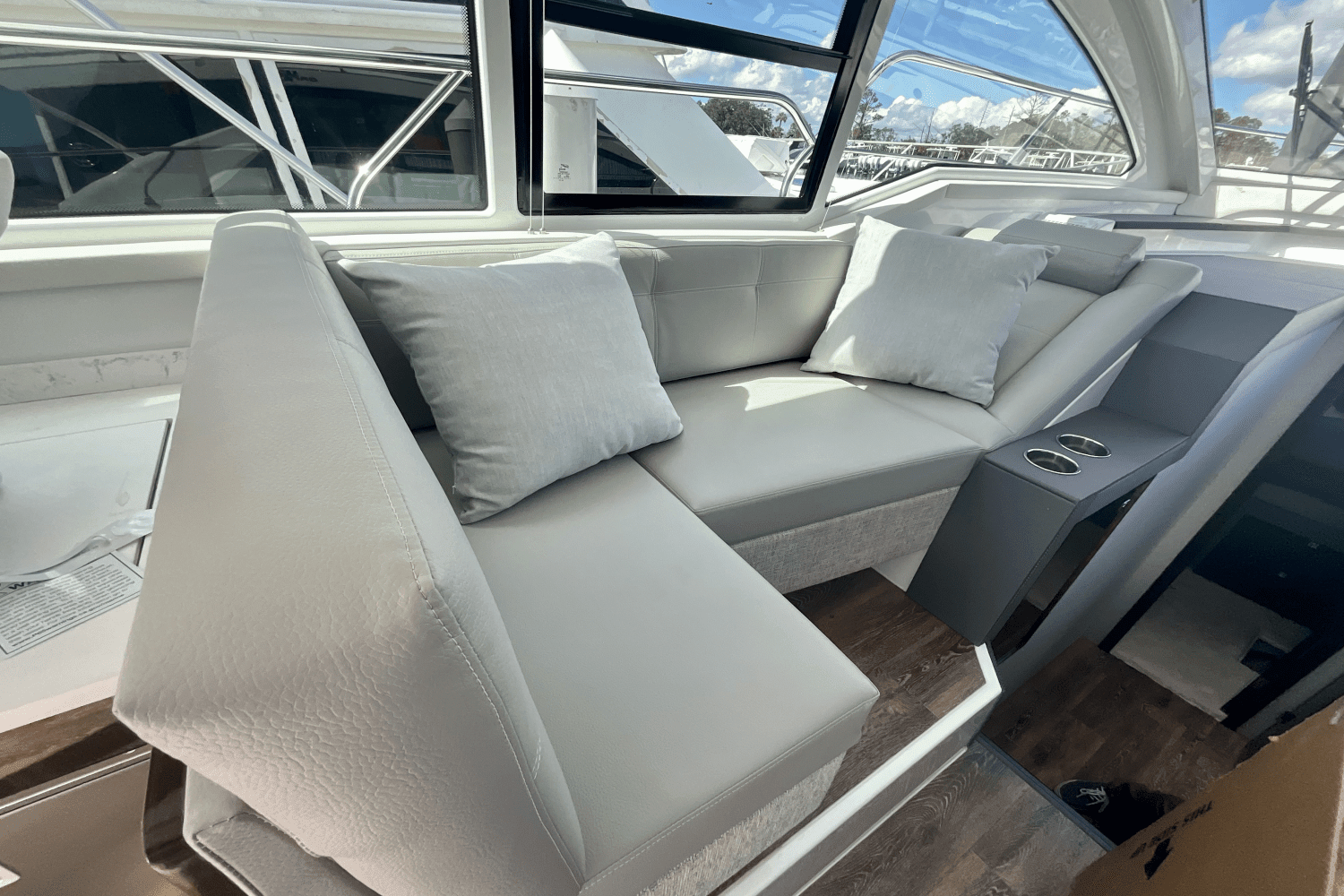 2024 Cruisers Yachts 42 Cantius Image Thumbnail #14