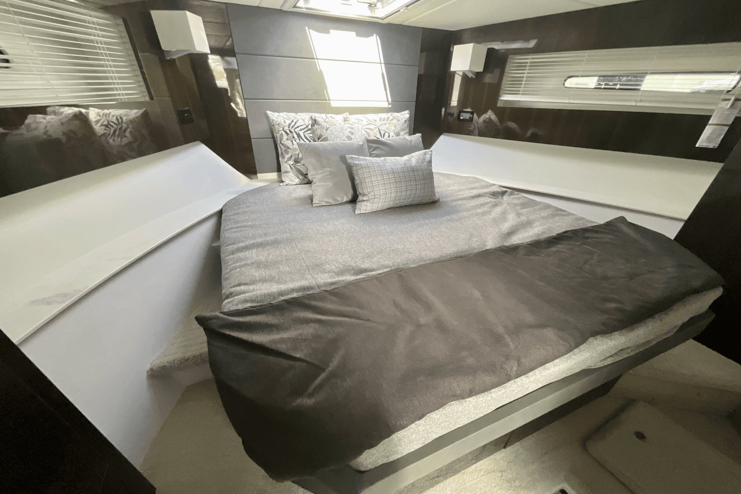 2024 Cruisers Yachts 42 Cantius Image Thumbnail #18