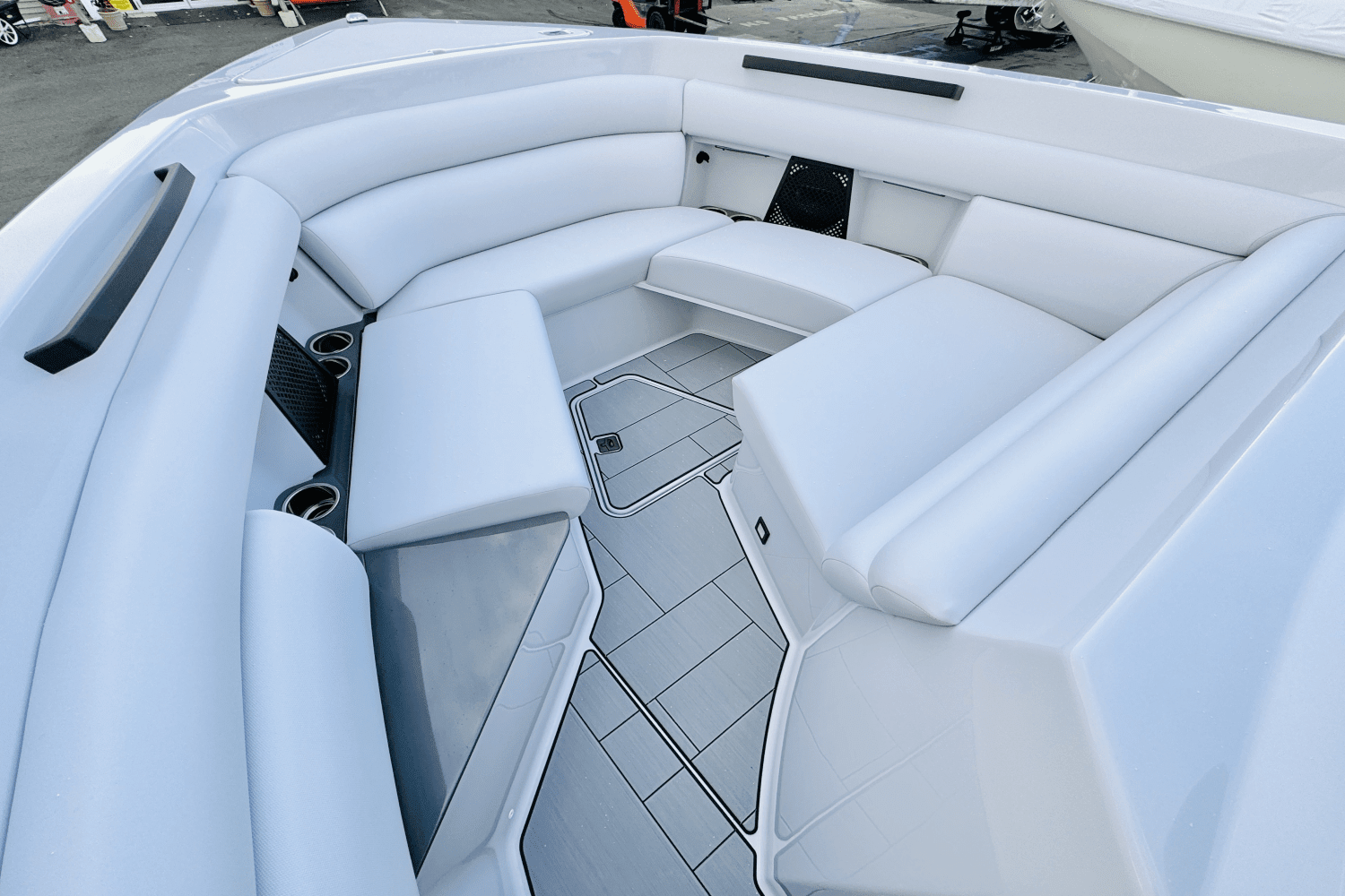 2024 Aviara AV32 Outboard Image Thumbnail #69