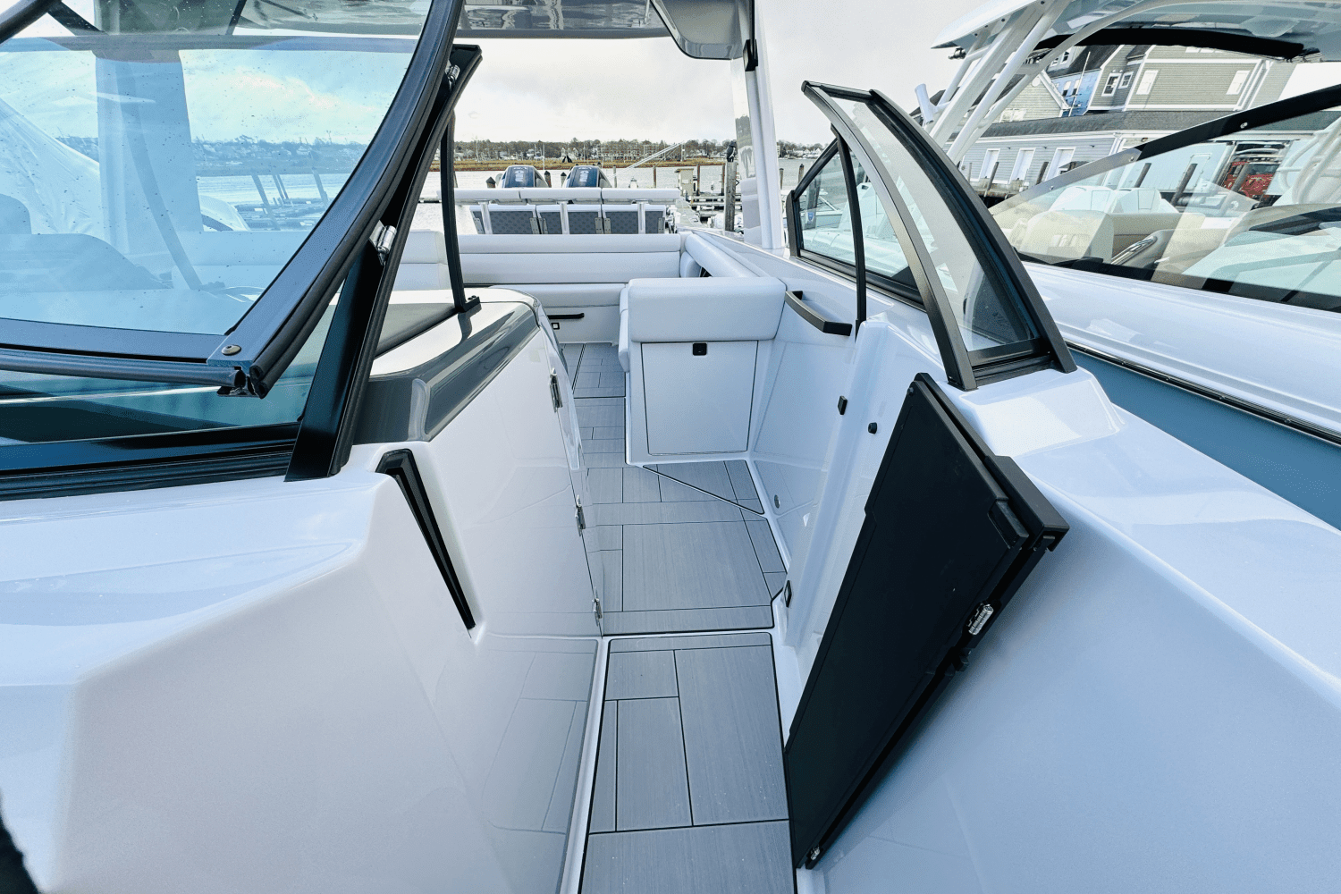 2024 Aviara AV32 Outboard Image Thumbnail #71