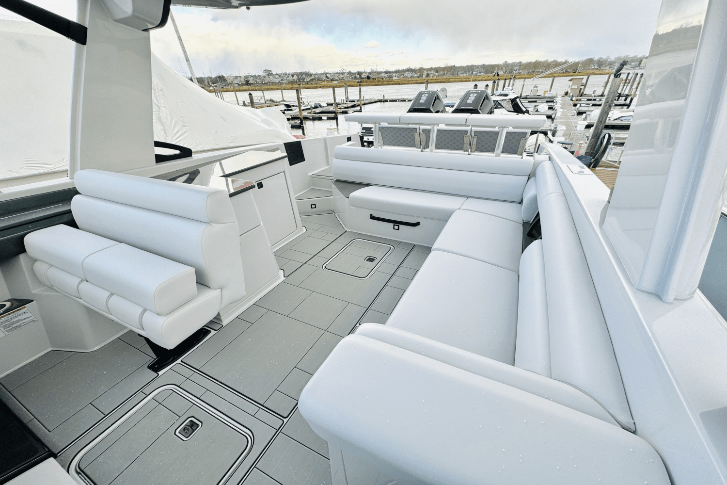 2024 Aviara AV32 Outboard Image Thumbnail #36
