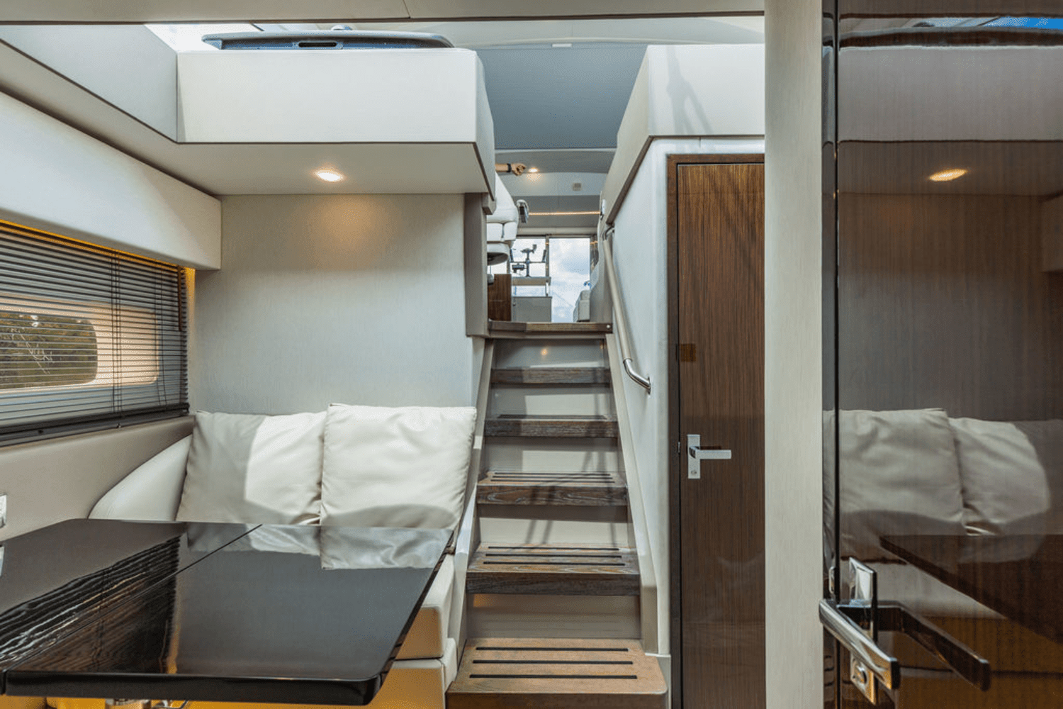 2019 Sea Ray
                                                             52 SUNDANCER Image Thumbnail #17