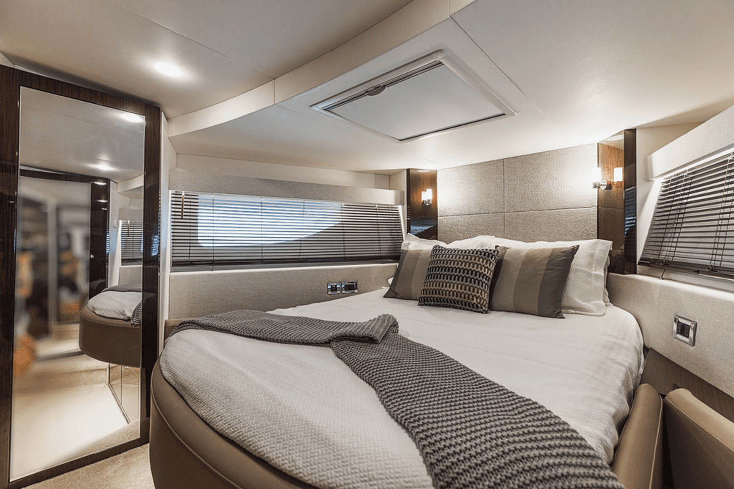 2019 Sea Ray
                                                             52 SUNDANCER Image Thumbnail #22
