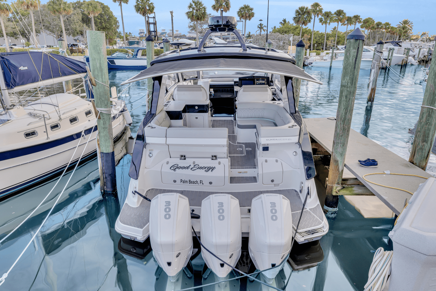 2023 Sea Ray 370 SUNDANCER OUTBOARD Image Thumbnail #6