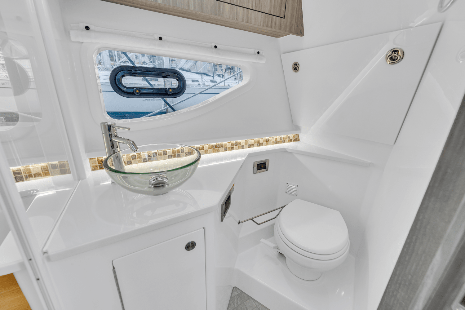 2023 Sea Ray 370 SUNDANCER OUTBOARD Image Thumbnail #27