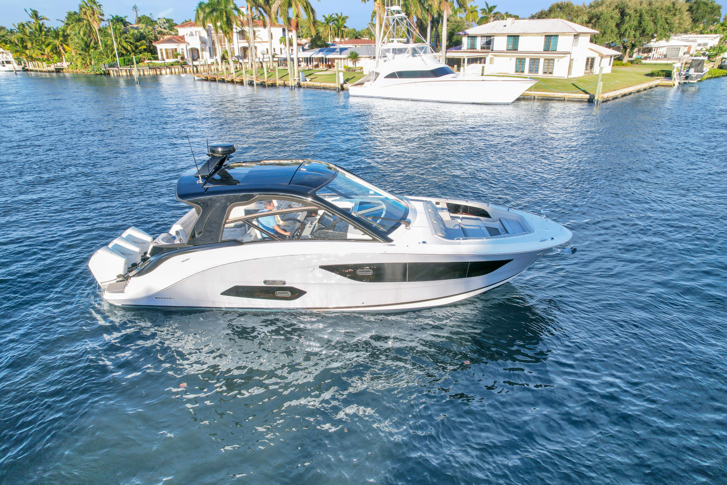 2023 Sea Ray 370 SUNDANCER OUTBOARD Image Thumbnail #67
