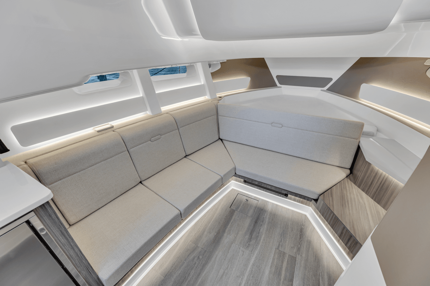 2023 Sea Ray 370 SUNDANCER OUTBOARD Image Thumbnail #33