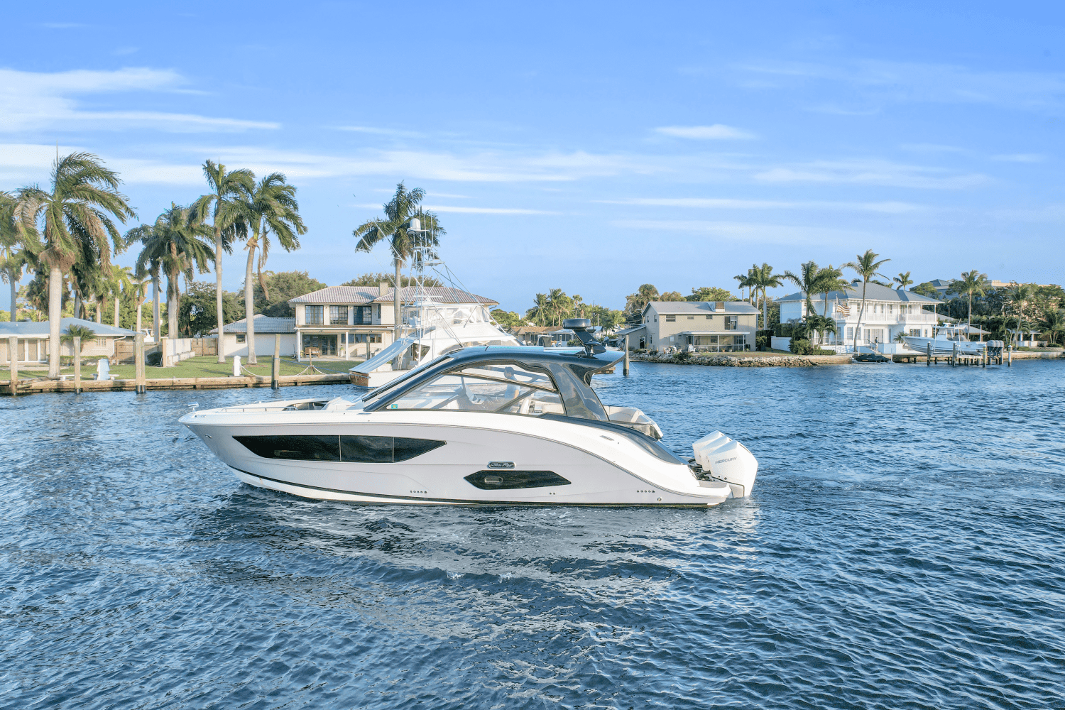 2023 Sea Ray 370 SUNDANCER OUTBOARD Image Thumbnail #4