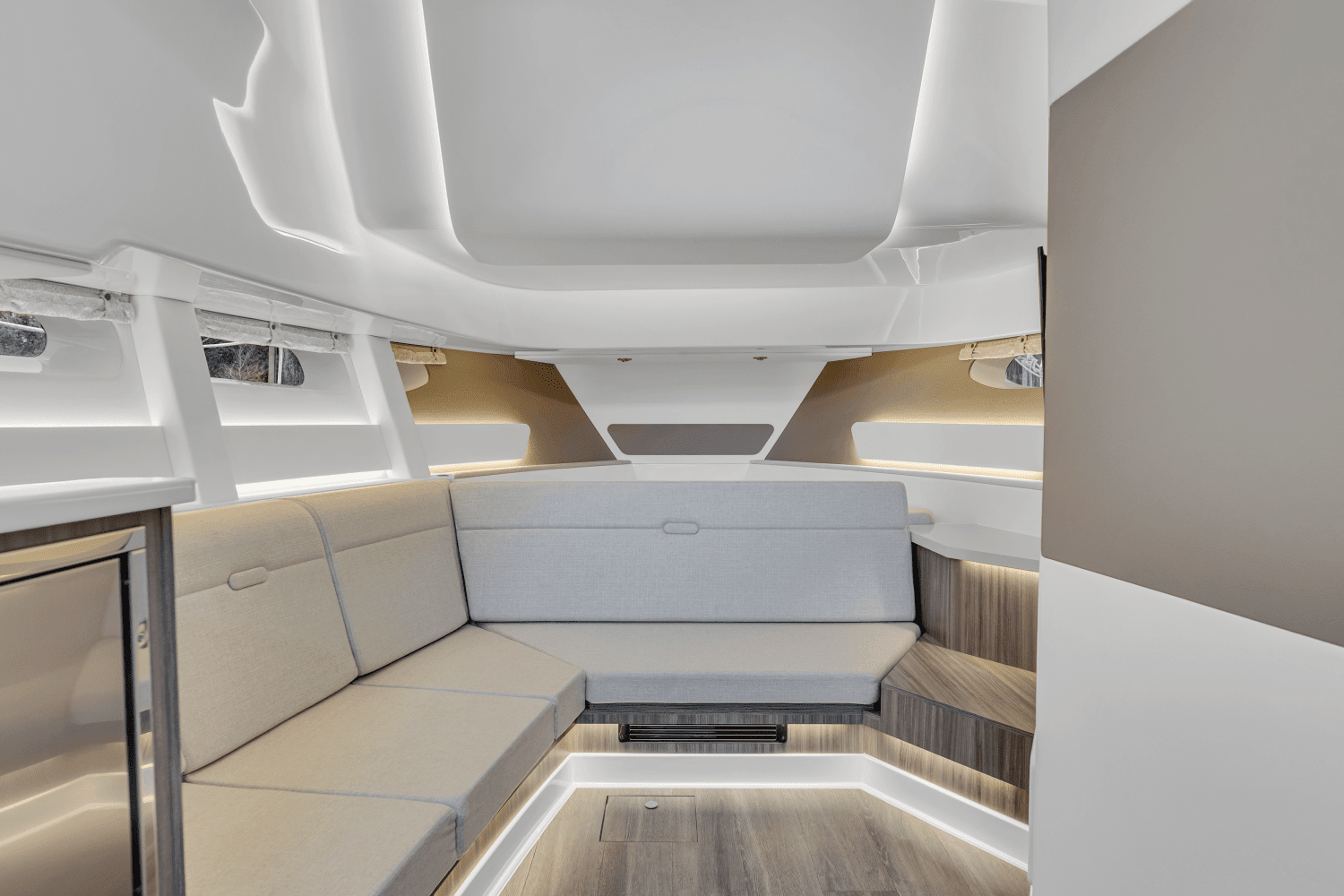 2023 Sea Ray 370 SUNDANCER OUTBOARD Image Thumbnail #31