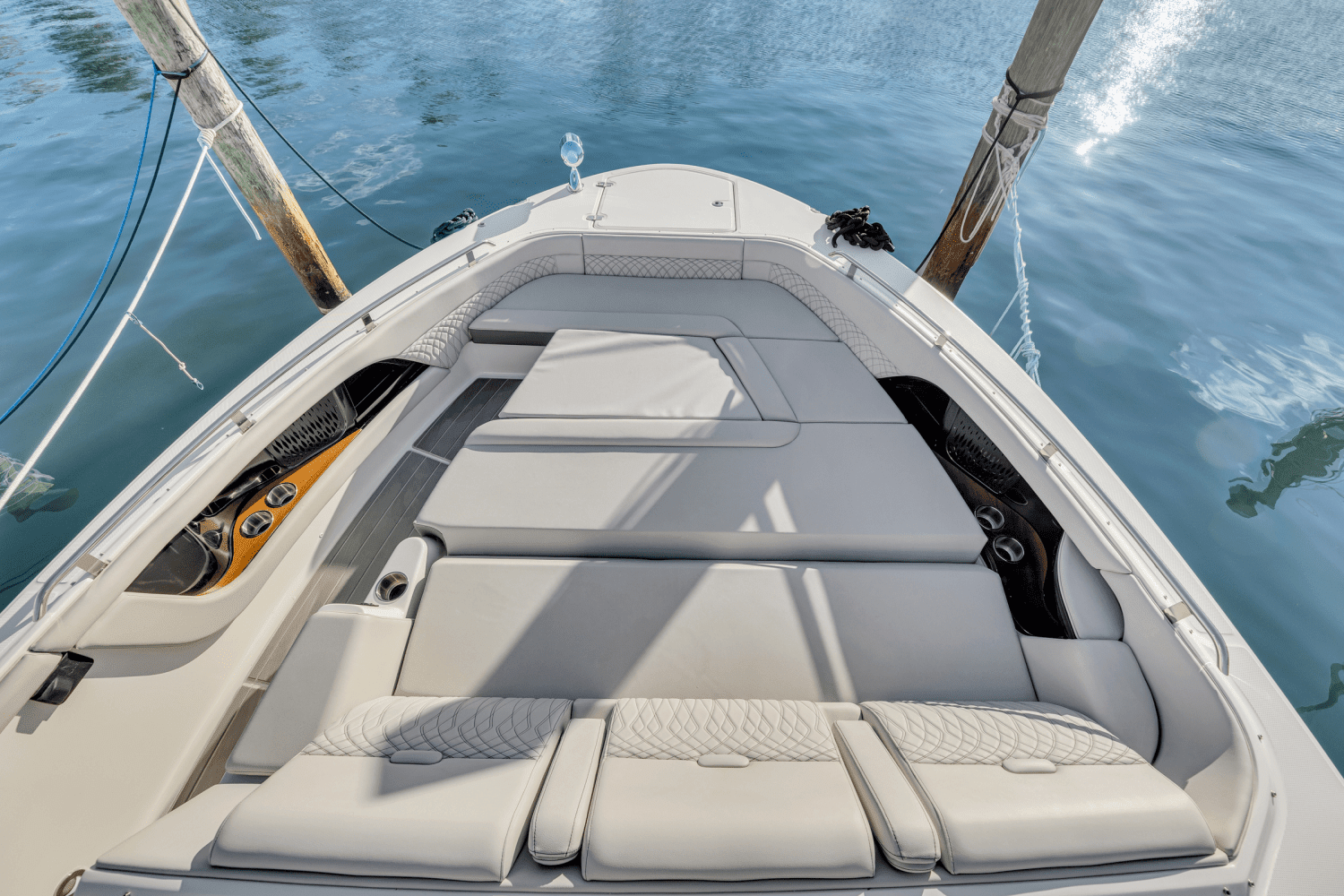 2023 Sea Ray 370 SUNDANCER OUTBOARD Image Thumbnail #21