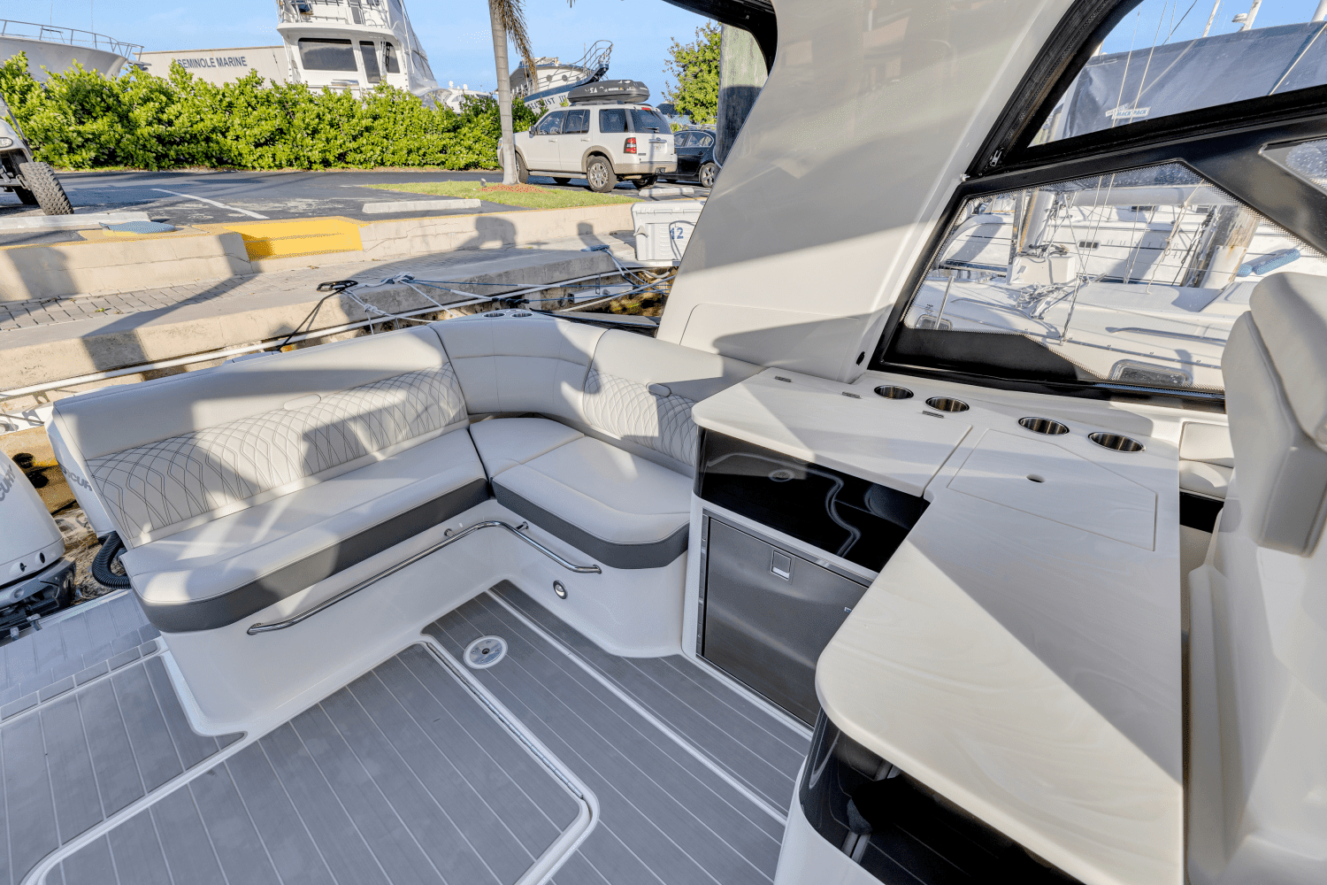 2023 Sea Ray 370 SUNDANCER OUTBOARD Image Thumbnail #58