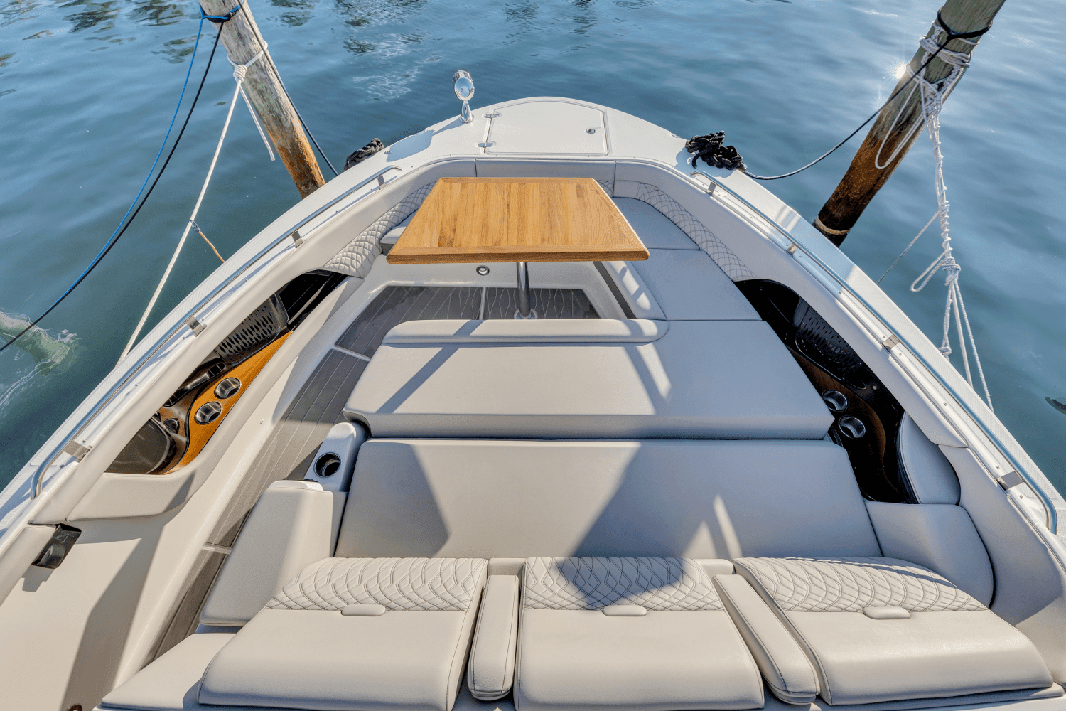 2023 Sea Ray 370 SUNDANCER OUTBOARD Image Thumbnail #10
