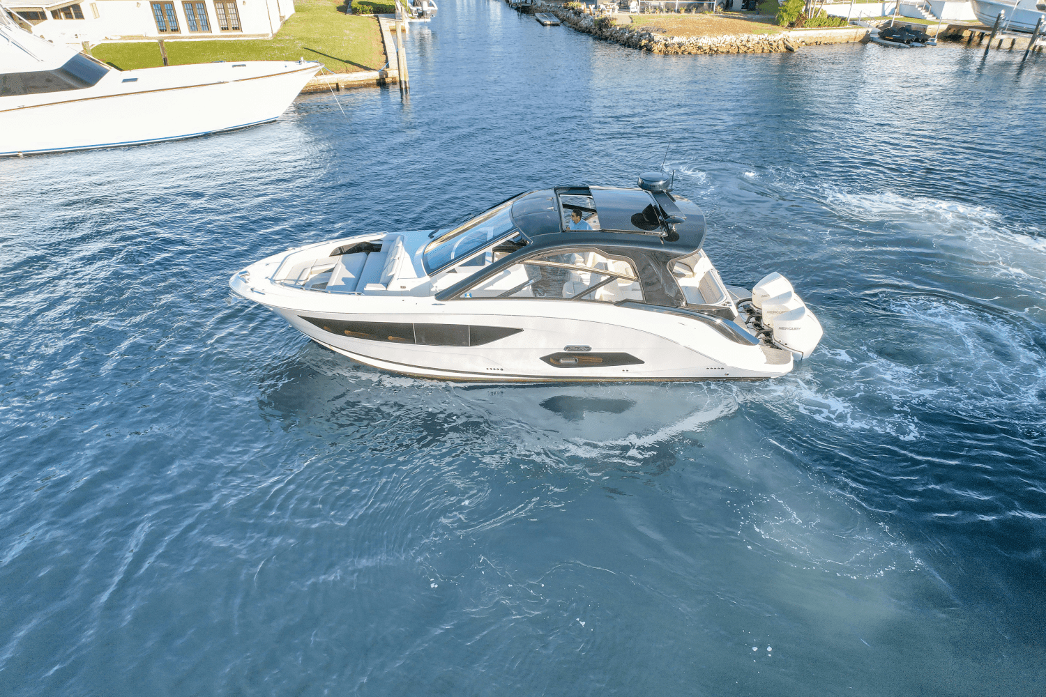 2023 Sea Ray 370 SUNDANCER OUTBOARD Image Thumbnail #72