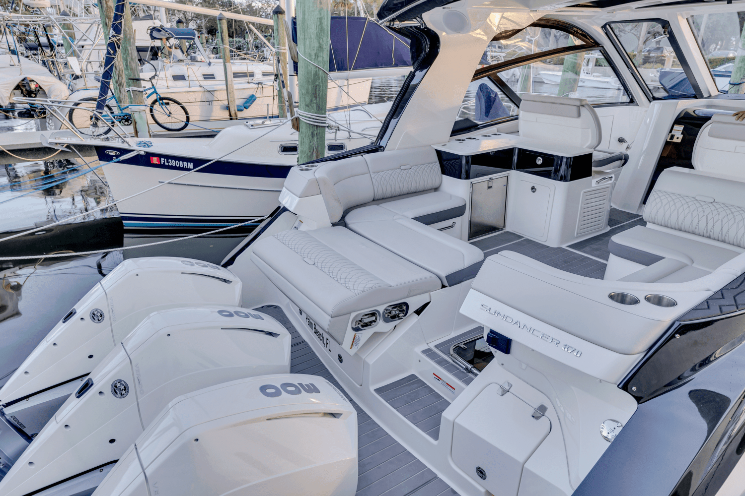 2023 Sea Ray 370 SUNDANCER OUTBOARD Image Thumbnail #63