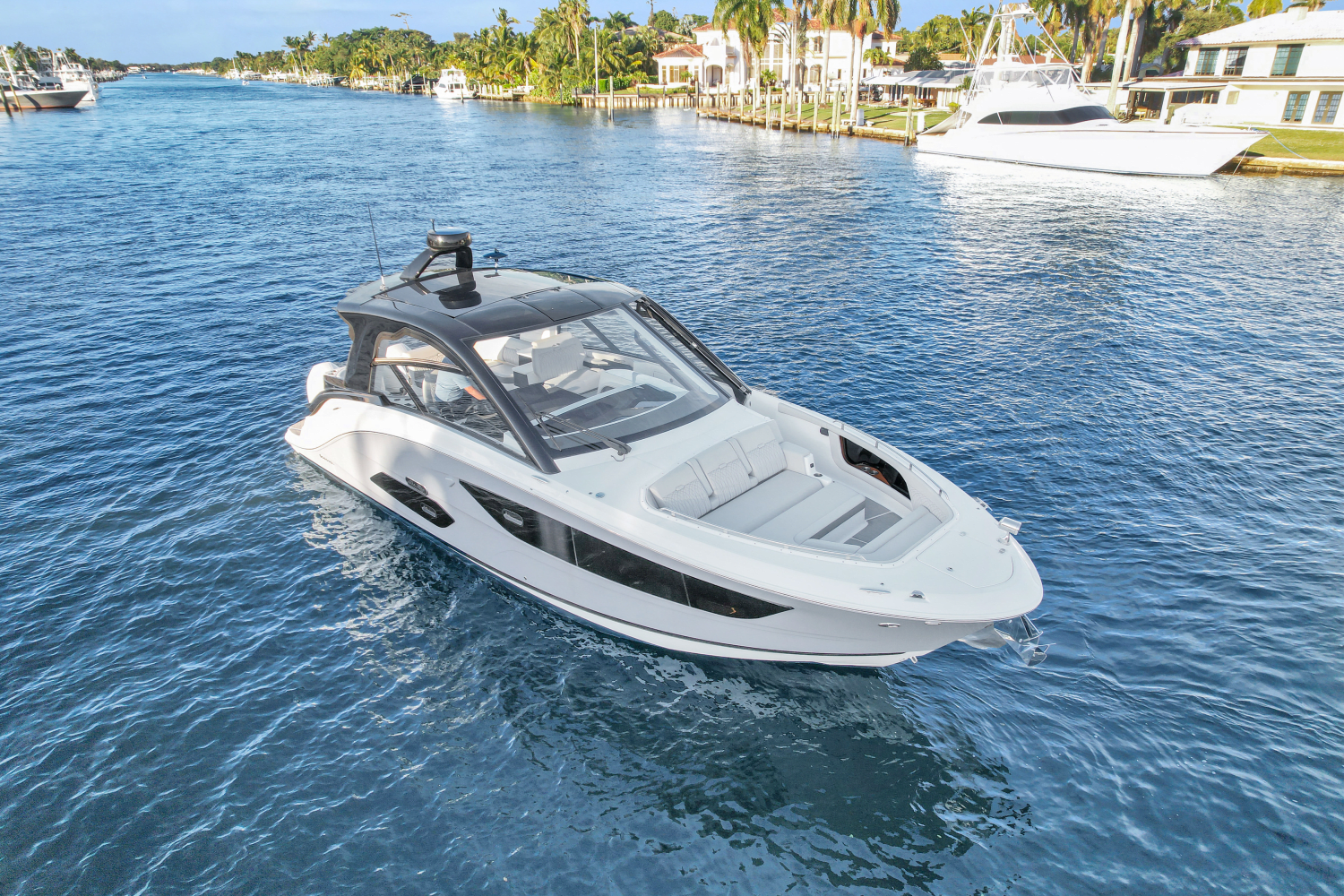 2023 Sea Ray 370 SUNDANCER OUTBOARD Image Thumbnail #68