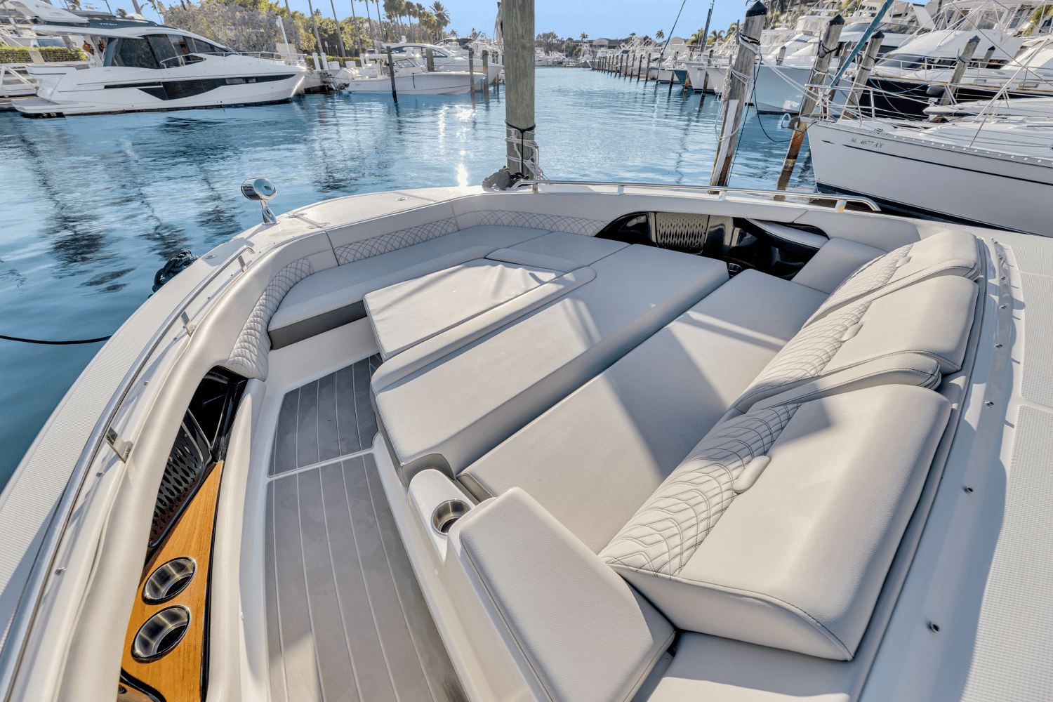 2023 Sea Ray 370 SUNDANCER OUTBOARD Image Thumbnail #45