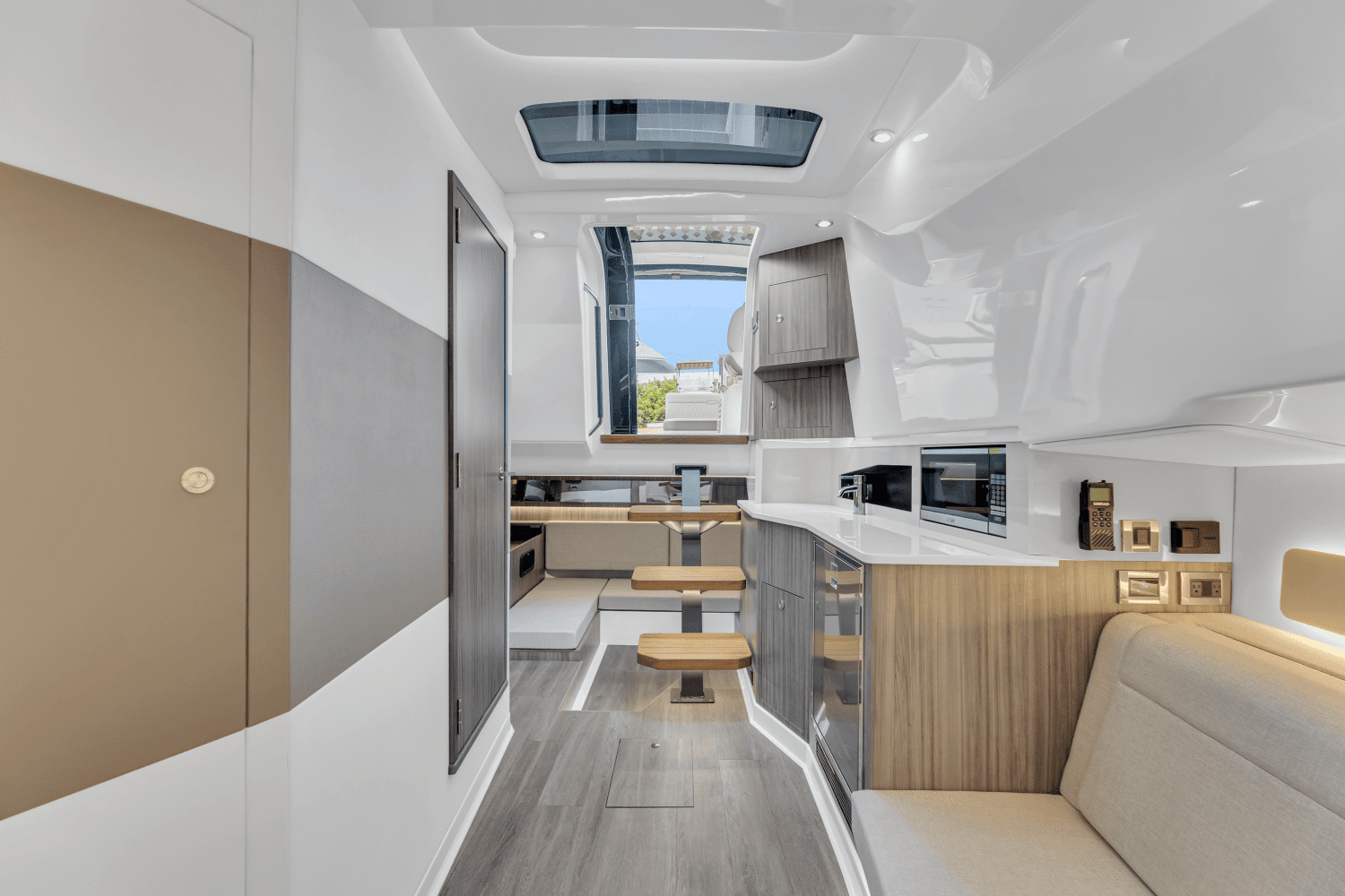 2023 Sea Ray 370 SUNDANCER OUTBOARD Image Thumbnail #38