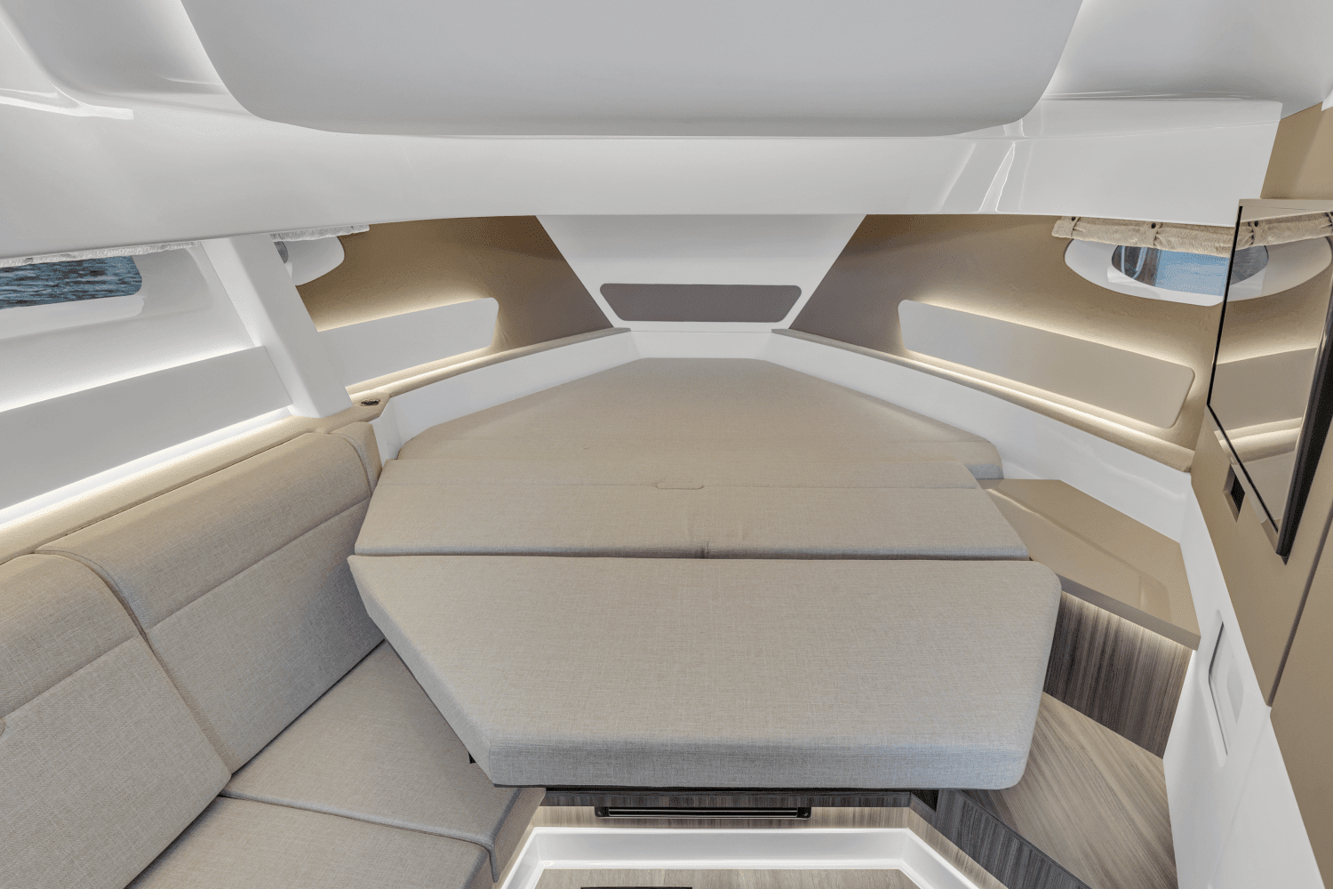 2023 Sea Ray 370 SUNDANCER OUTBOARD Image Thumbnail #37