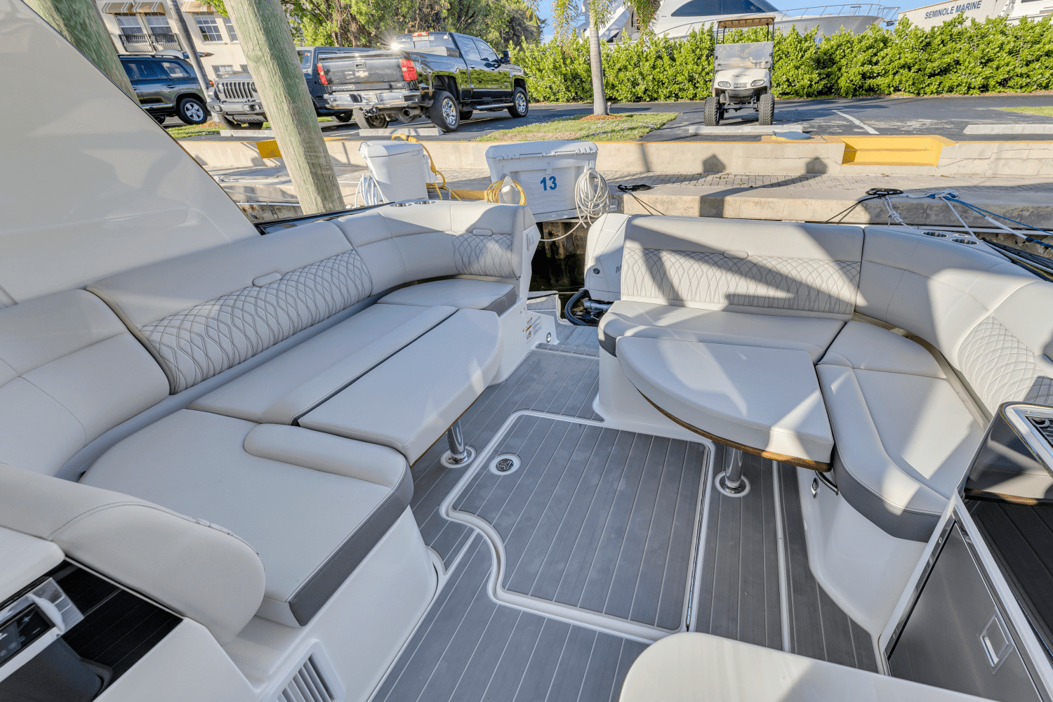 2023 Sea Ray 370 SUNDANCER OUTBOARD Image Thumbnail #22