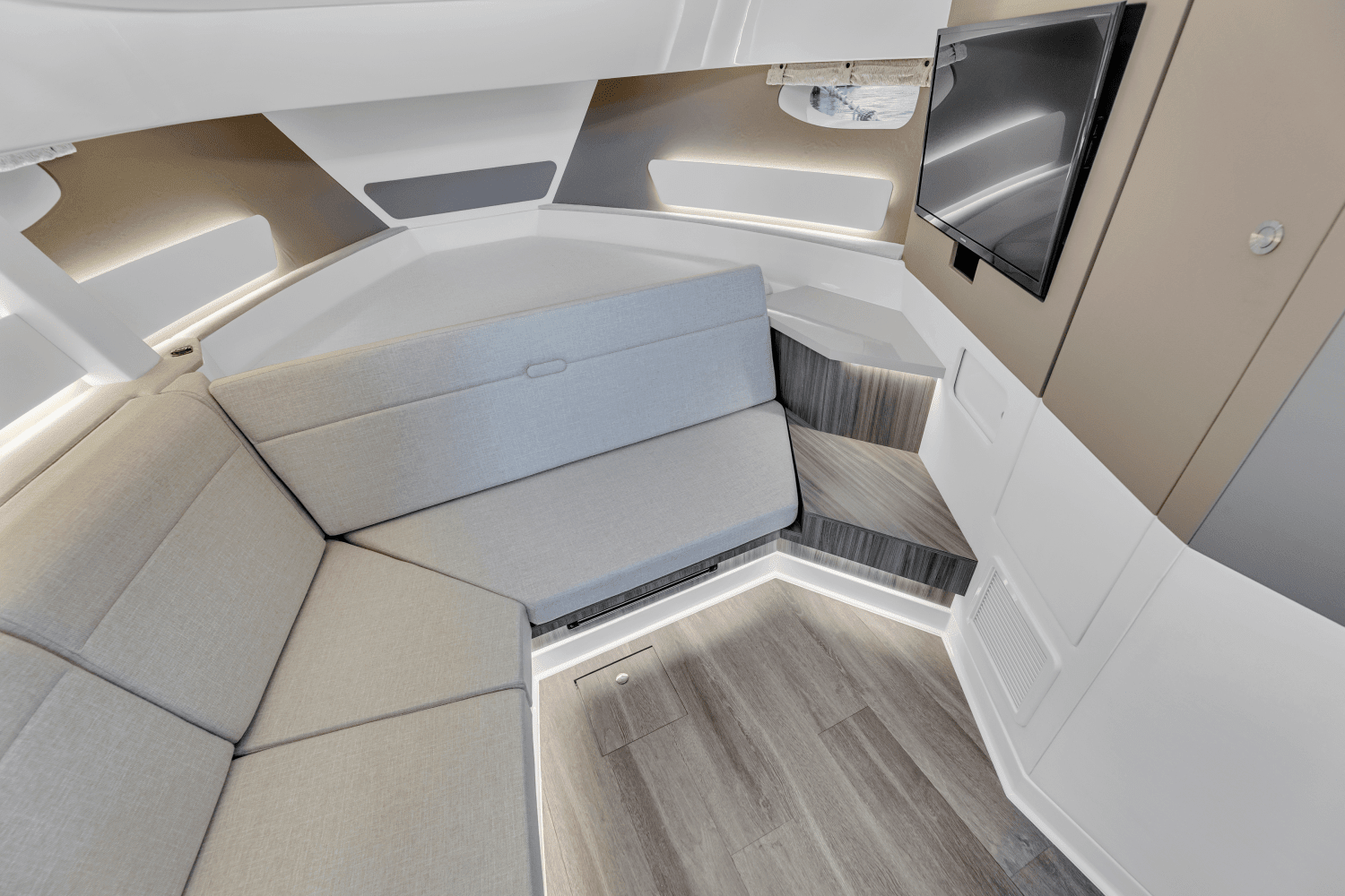 2023 Sea Ray 370 SUNDANCER OUTBOARD Image Thumbnail #32