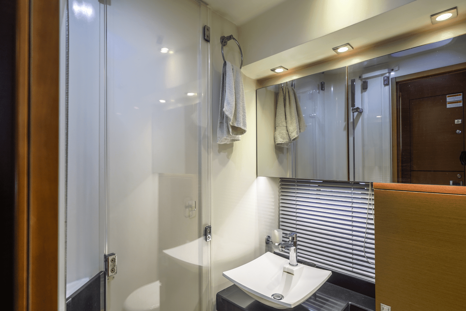 2015 Prestige 620 SPORT FLY Image Thumbnail #27