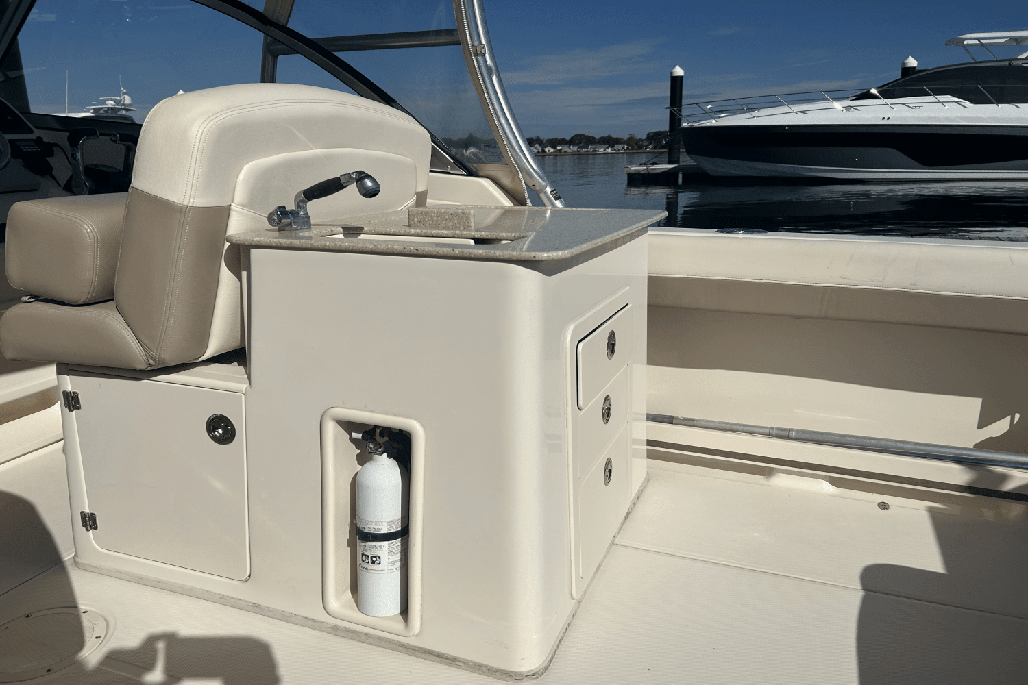 2014 Grady-White Freedom 285 Image Thumbnail #12