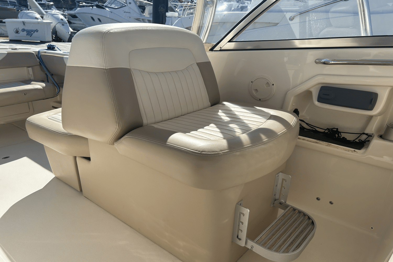 2014 Grady-White Freedom 285 Image Thumbnail #15