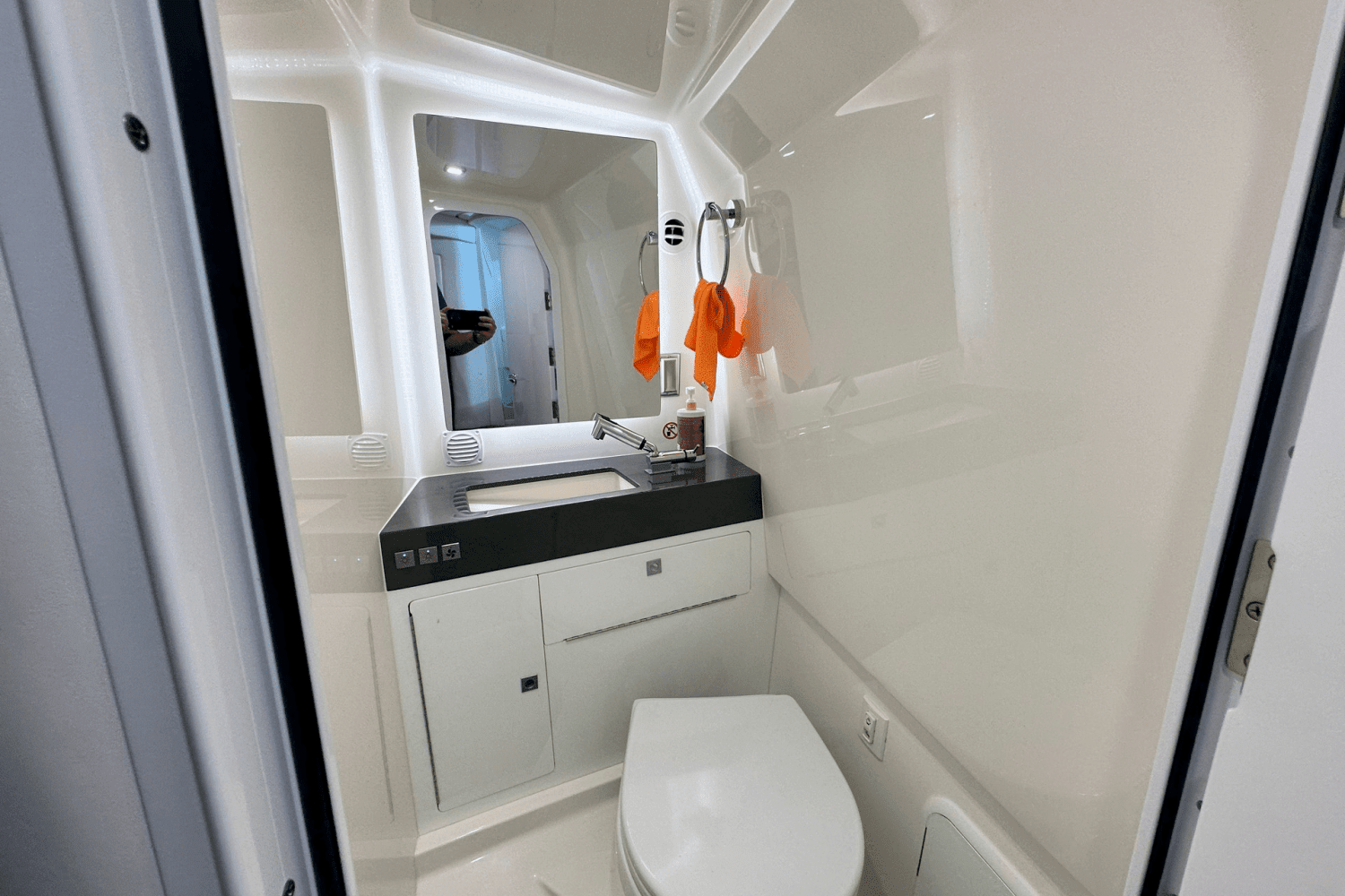 2022 Aviara AV36 Image Thumbnail #34