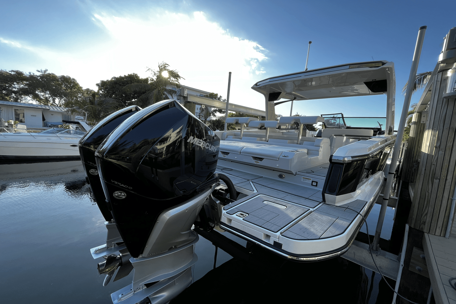 2023 Aviara AV32 Outboard Image Thumbnail #7