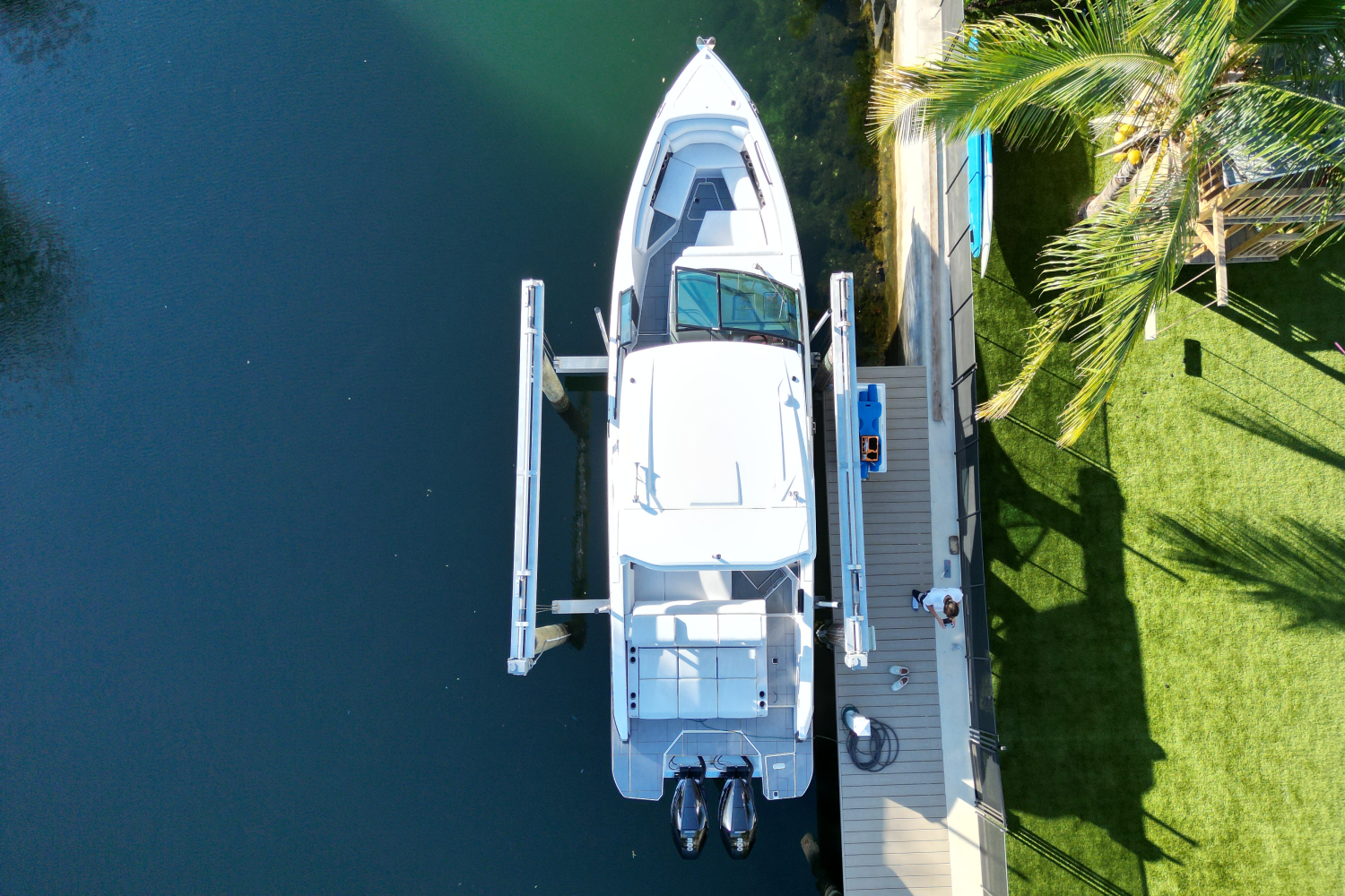 2023 Aviara AV32 Outboard Image Thumbnail #2