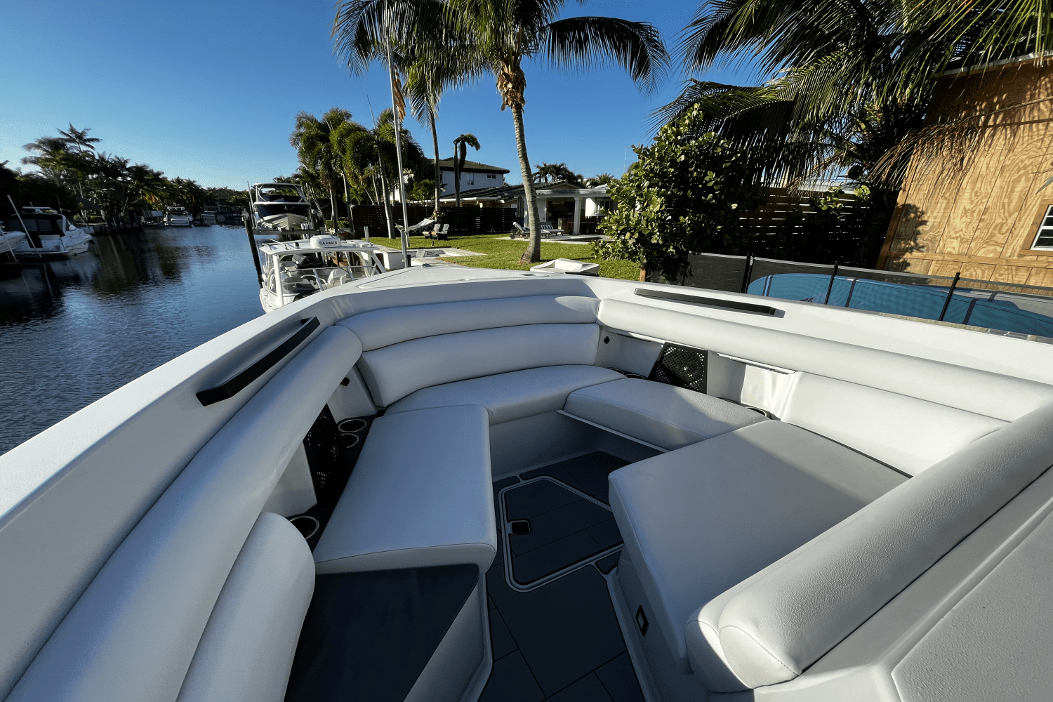 2023 Aviara AV32 Outboard Image Thumbnail #17