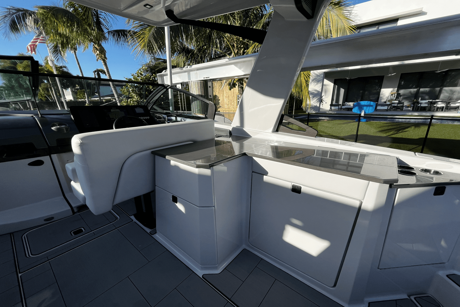 2023 Aviara AV32 Outboard Image Thumbnail #12