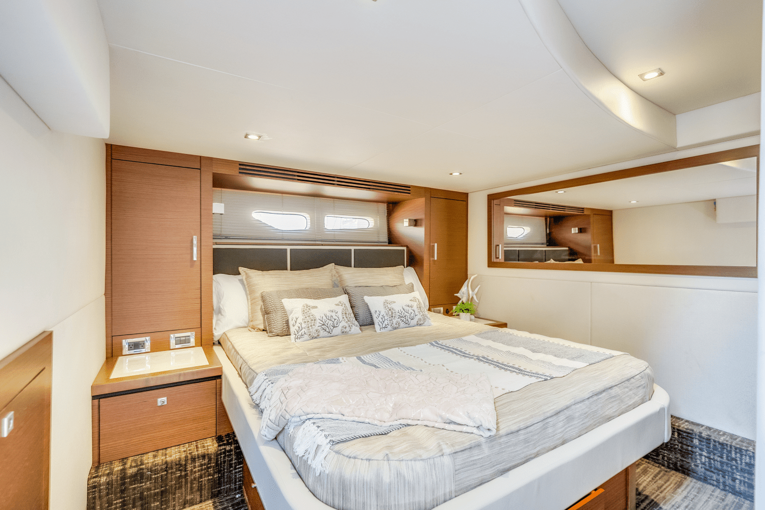 2013 Sea Ray 510 SUNDANCER Image Thumbnail #32