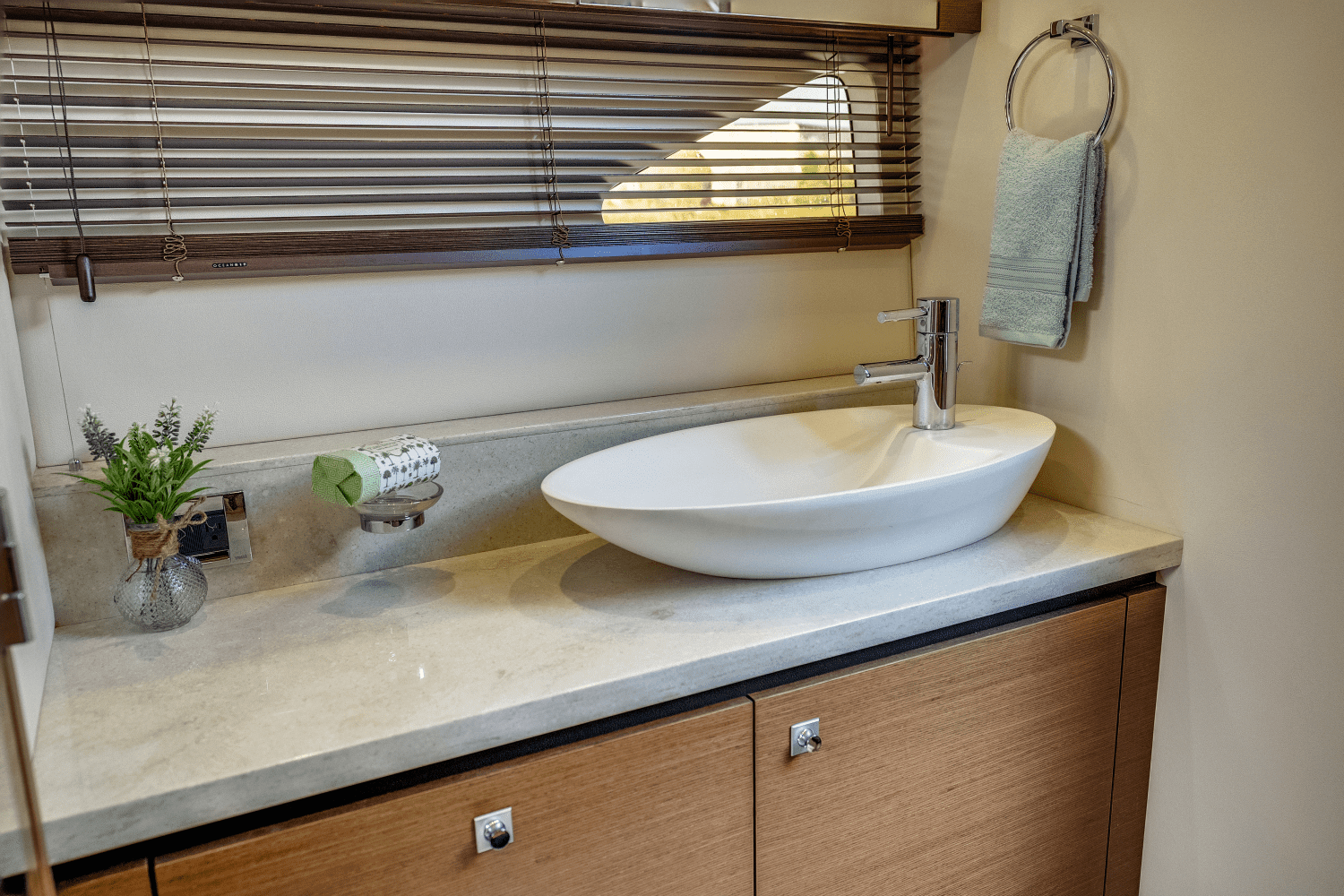 2013 Sea Ray 510 SUNDANCER Image Thumbnail #42
