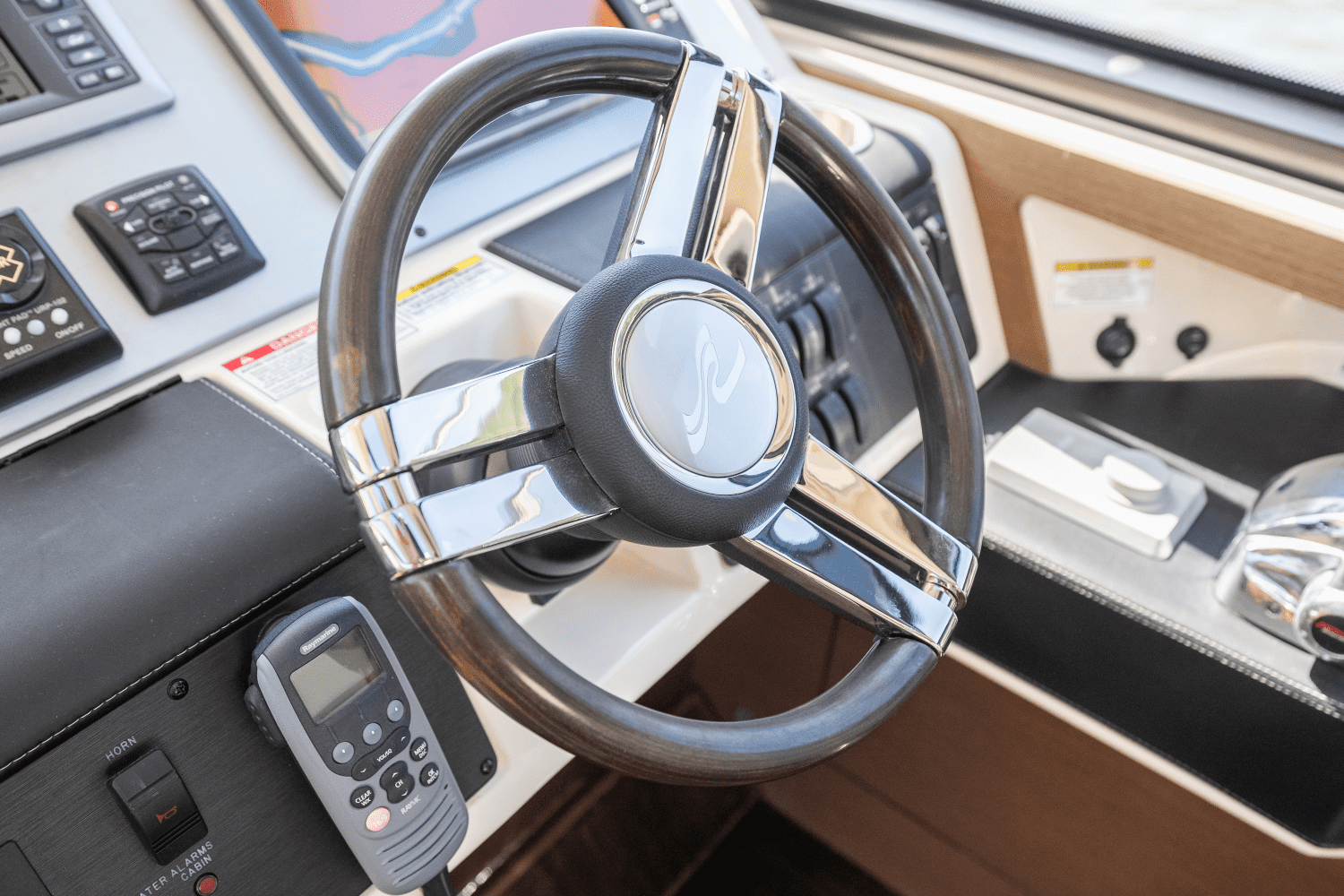 2013 Sea Ray 510 SUNDANCER Image Thumbnail #6