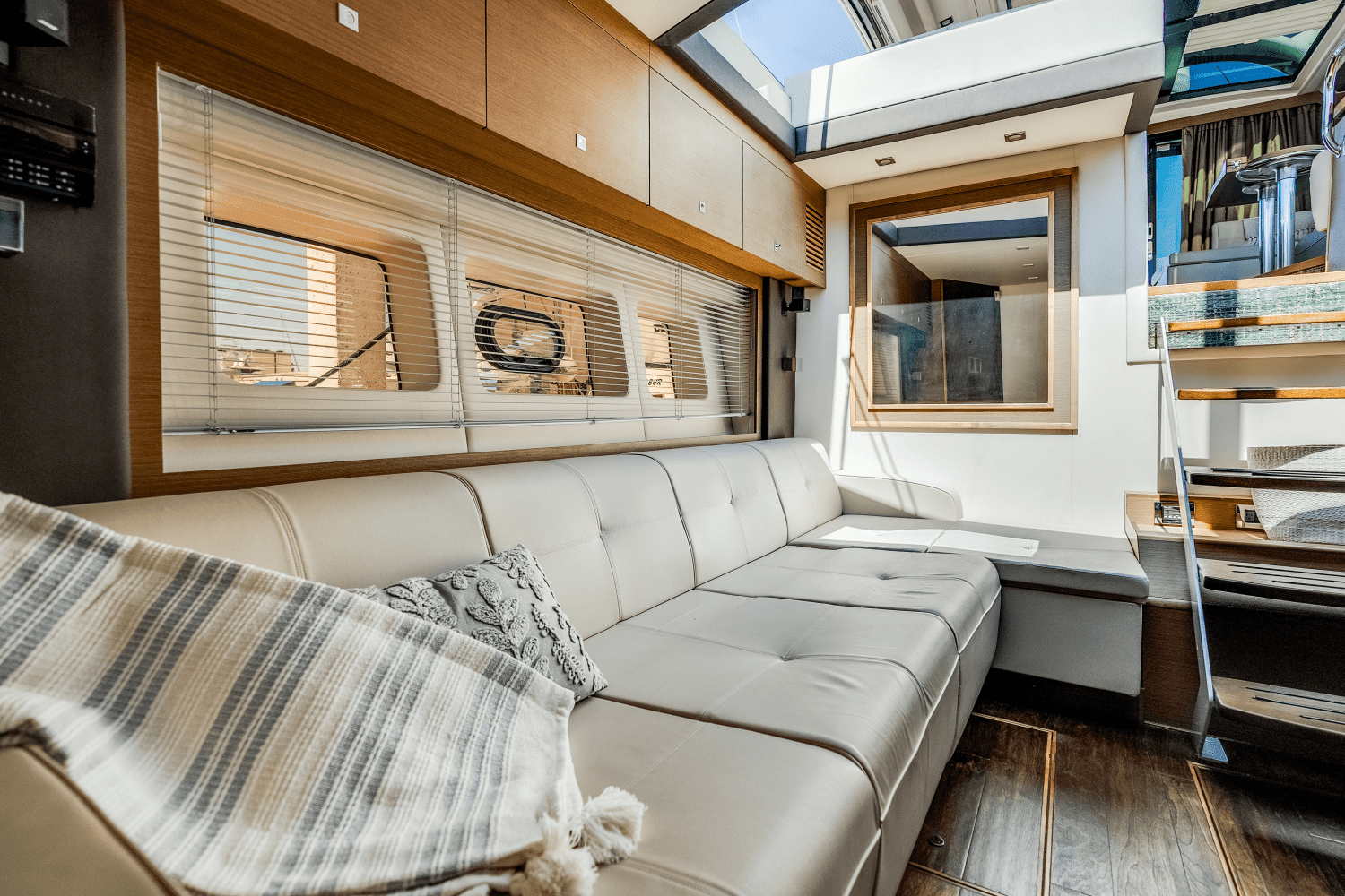 2013 Sea Ray 510 SUNDANCER Image Thumbnail #75
