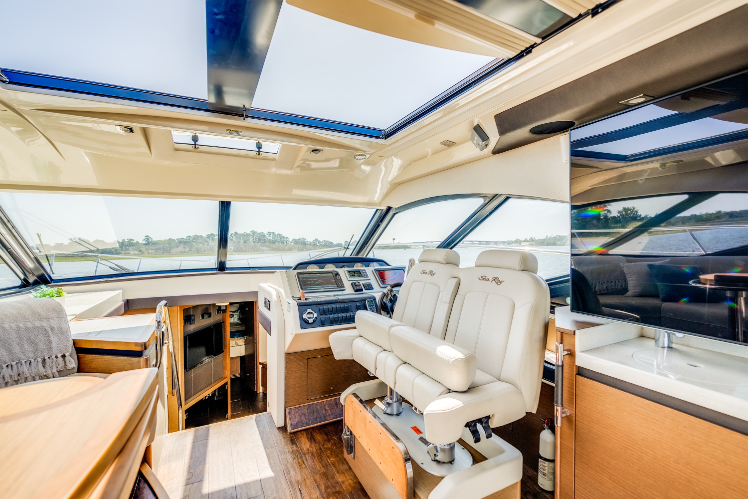 2013 Sea Ray 510 SUNDANCER Image Thumbnail #70