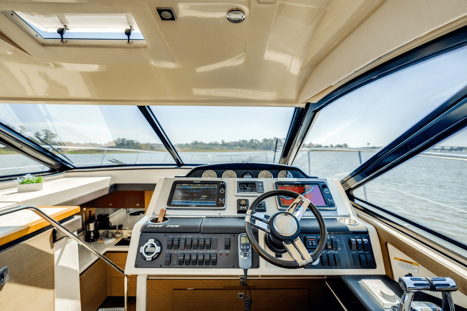 2013 Sea Ray 510 SUNDANCER Image Thumbnail #66