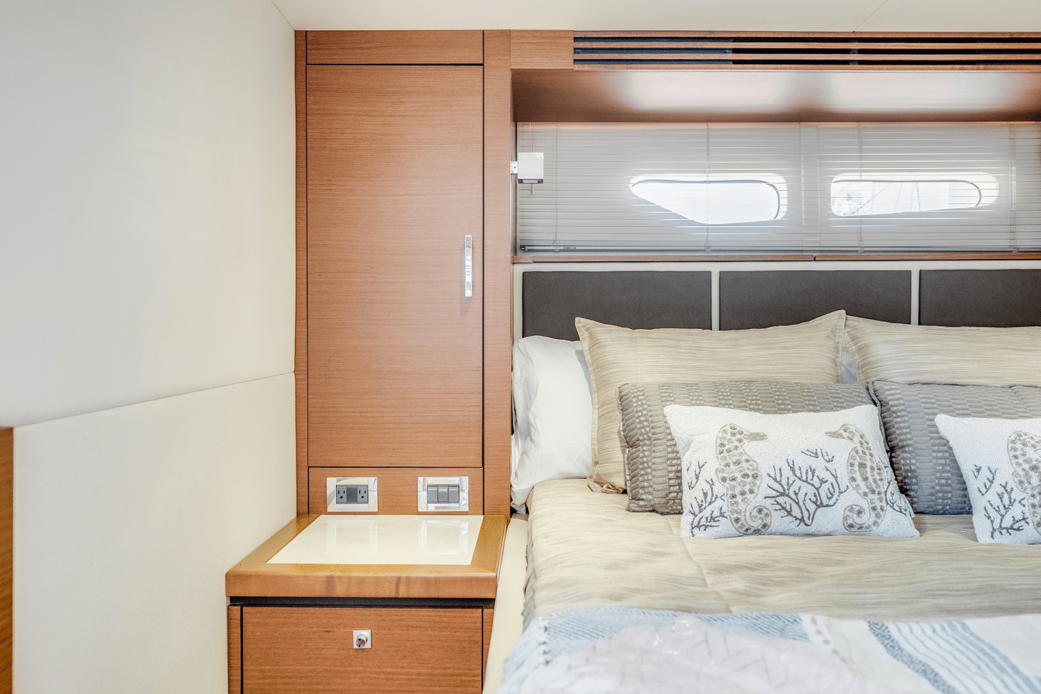 2013 Sea Ray 510 SUNDANCER Image Thumbnail #33