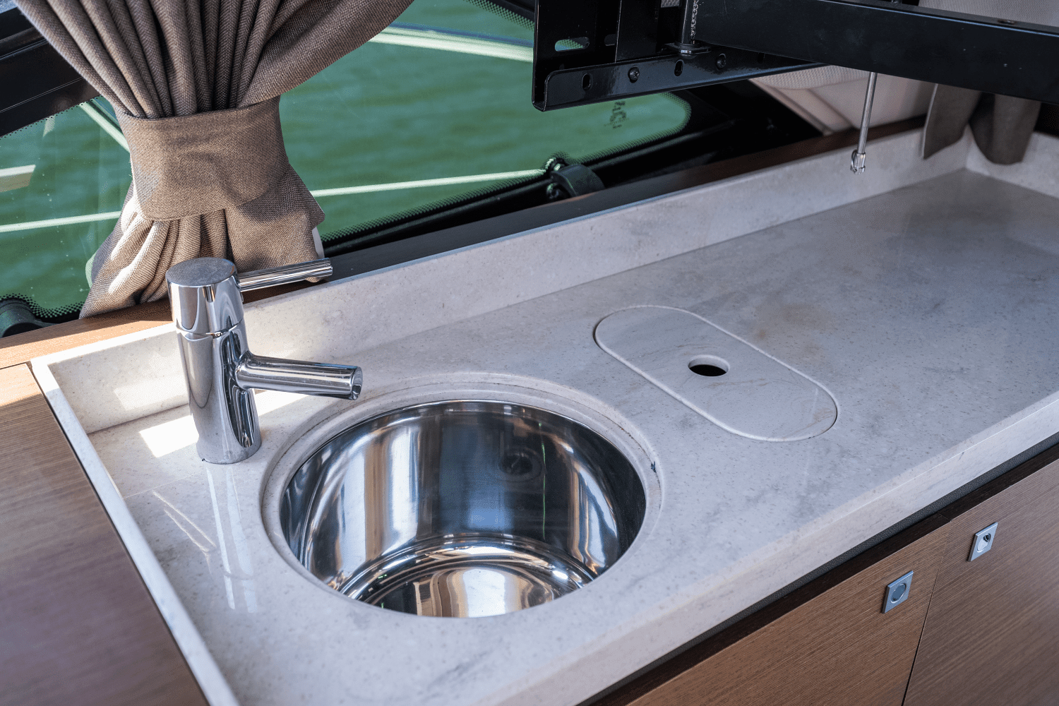 2013 Sea Ray 510 SUNDANCER Image Thumbnail #9